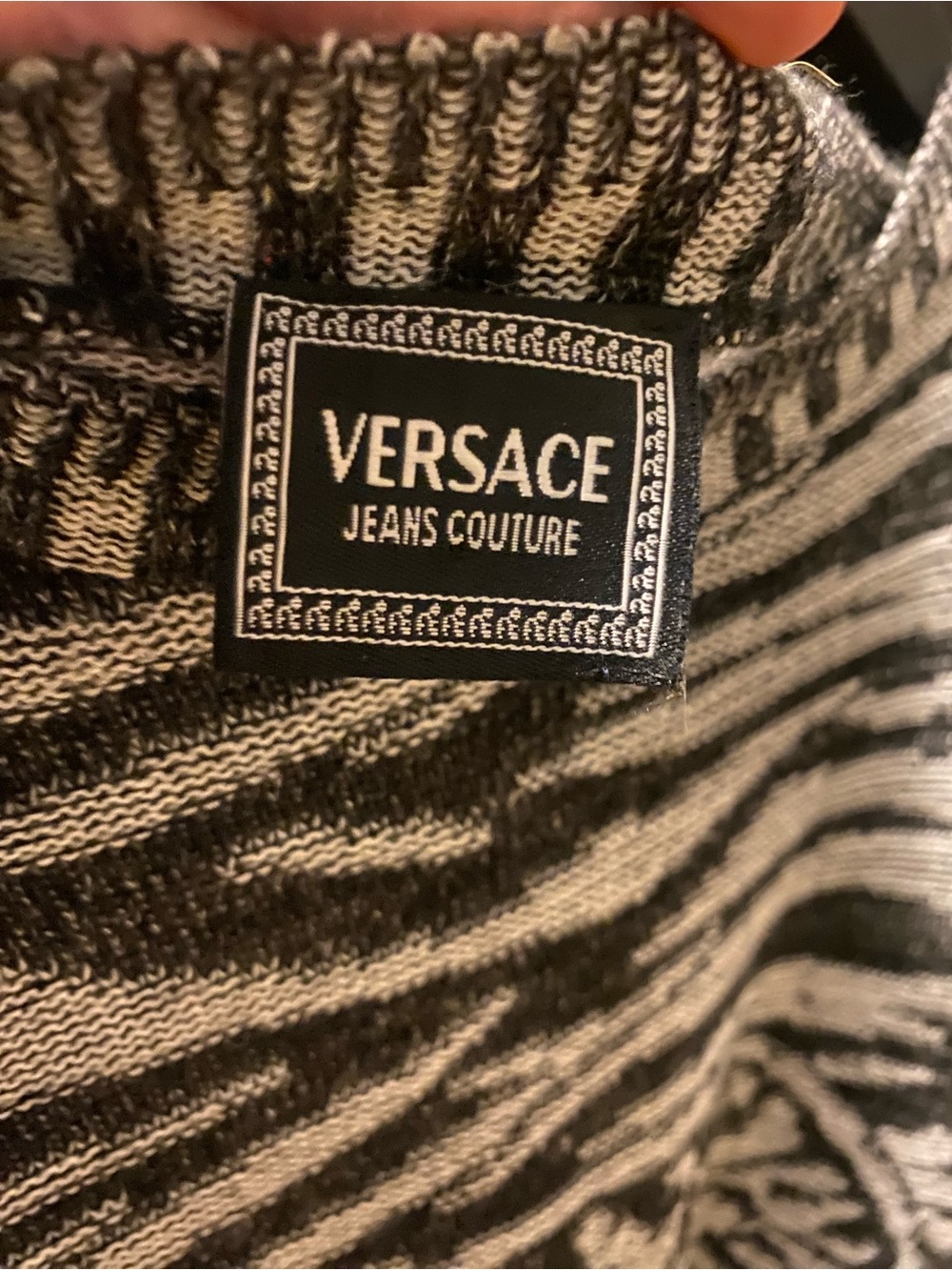 🦓 Vintage Versace Jeans Couture Medusa Head Zebra Print Knit Sweater M - Picture 4 of 7